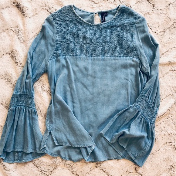 Like new top - Picture 2 of 2